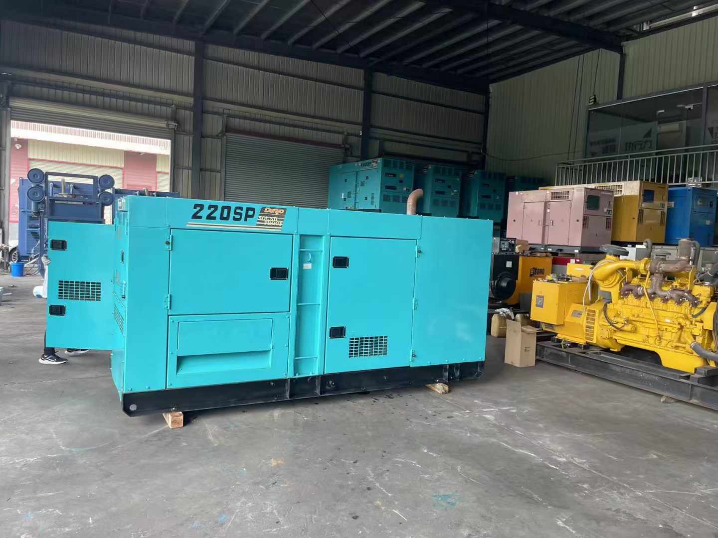 康平800kW 柴油发电机的输出电流波动范围是多少？