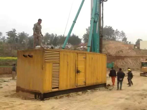 康平如何判断水冷式机油散热器密封件是否需要更换？